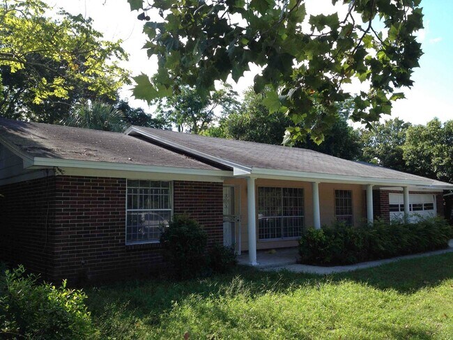 Building Photo - 3850 University Club Blvd
