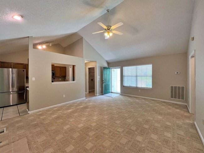 Building Photo - BEAUTIFUL 3 BEDROOM, 2 BATH RANCH HOME IN ...