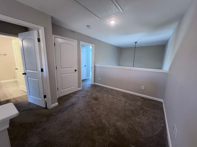 Building Photo - 3250 Clemons Cir