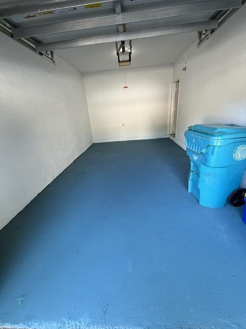 Building Photo - 3075 N Evergreen Cir