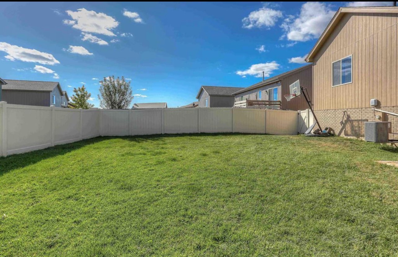 Building Photo - 9135 Hanover St