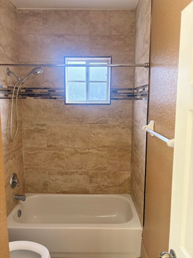 Building Photo - 6606 Catalina Ln