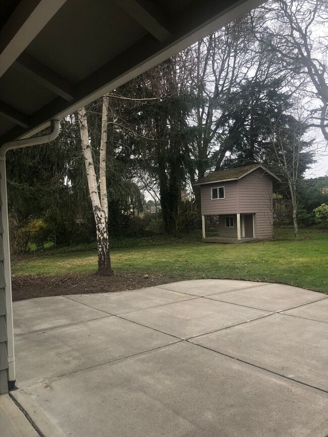 Building Photo - Stylish 4 bedroom 1.5 bath in SE Salem