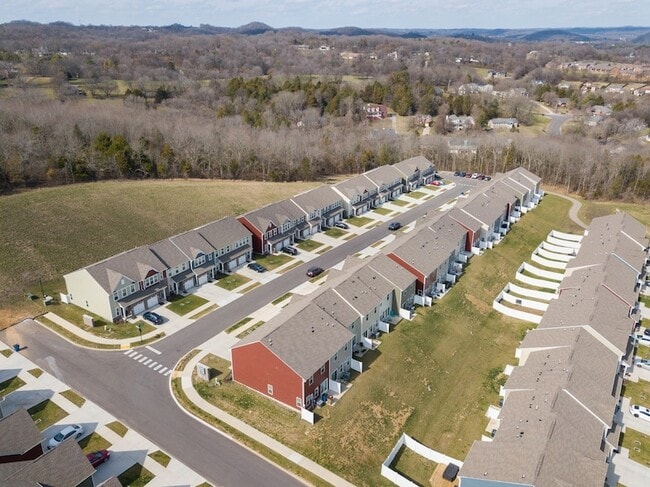Building Photo - 645 Exmoor Dr