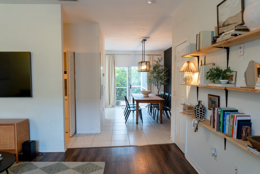 Building Photo - 7524 Plantation Cir