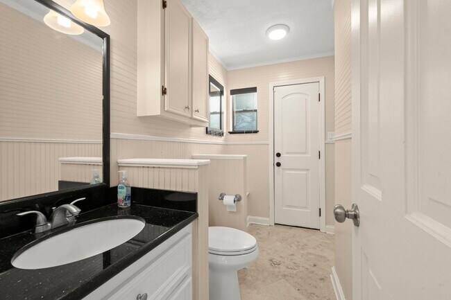 Building Photo - 17627 Macrantha Dr
