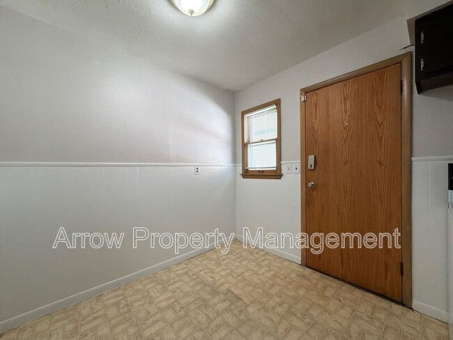 Building Photo - 1309 S 10th St