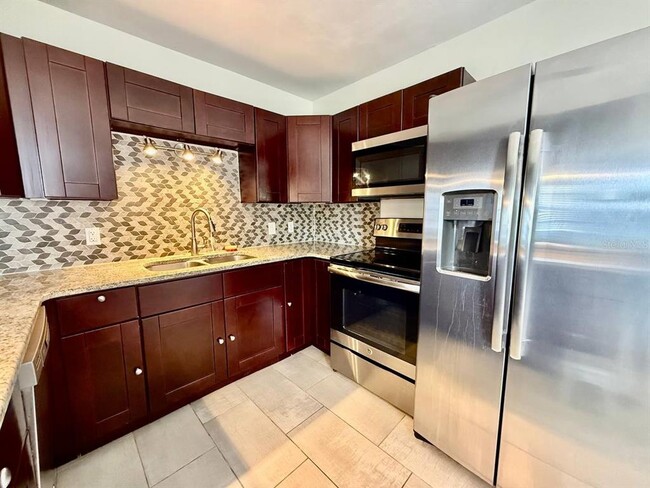 Building Photo - 4109 W Wallace Ave