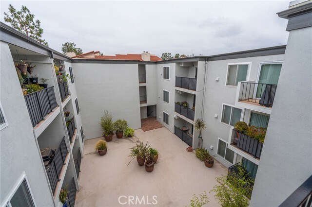 Building Photo - 8163 Redlands St
