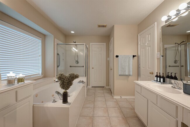 Building Photo - 3423 Pedernales Trails Ln