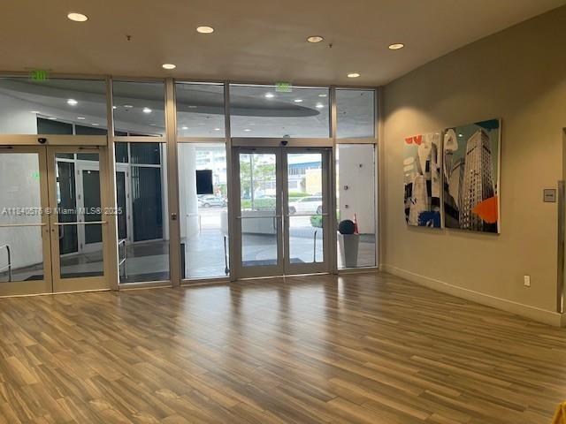 Building Photo - 1750 N Bayshore Dr