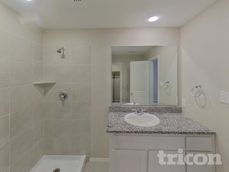 Building Photo - 112 Cornstalk Ln