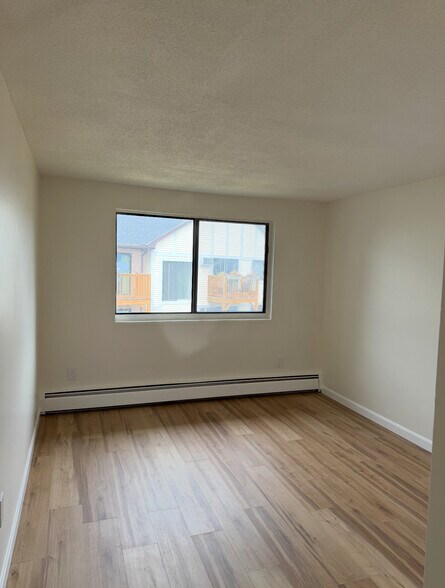 Building Photo - 5 Lancelot Ct