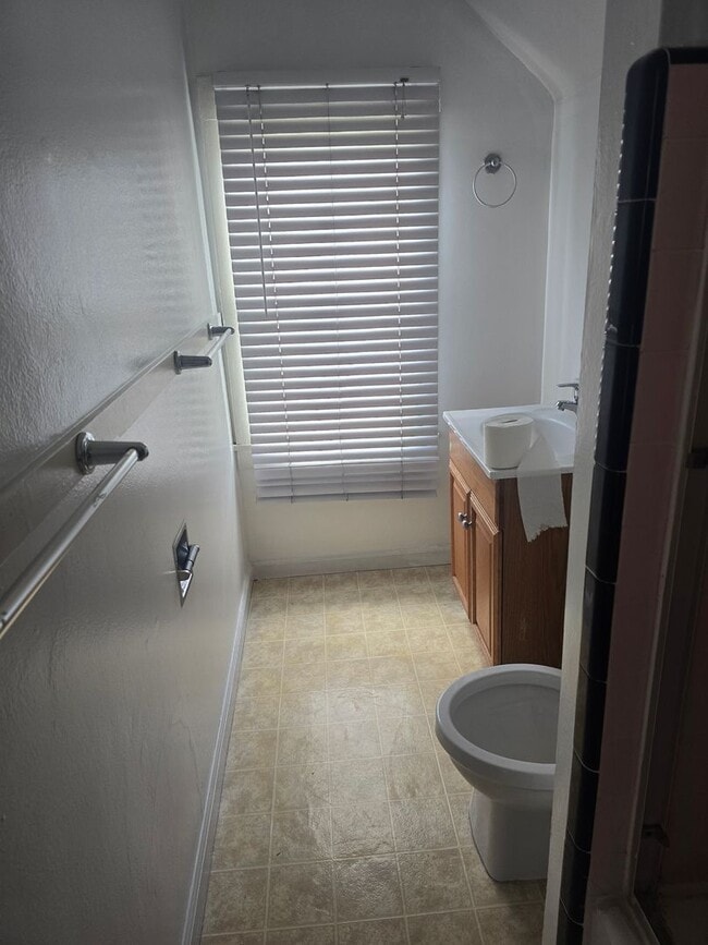 Building Photo - 2 Bed 1 Bath in North Park