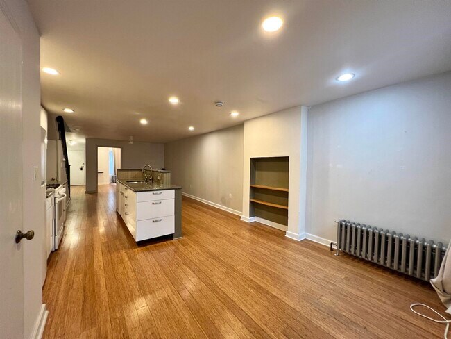 Building Photo - 148 Webster Ave