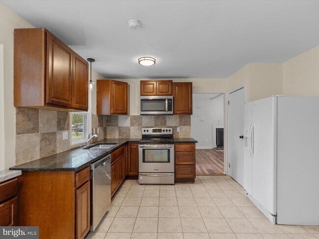 Building Photo - 1001 Archery Dr