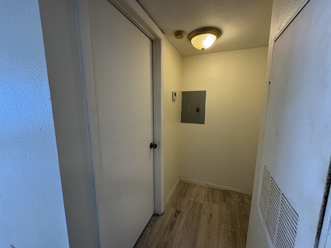 Building Photo - 11550 Westwood Blvd