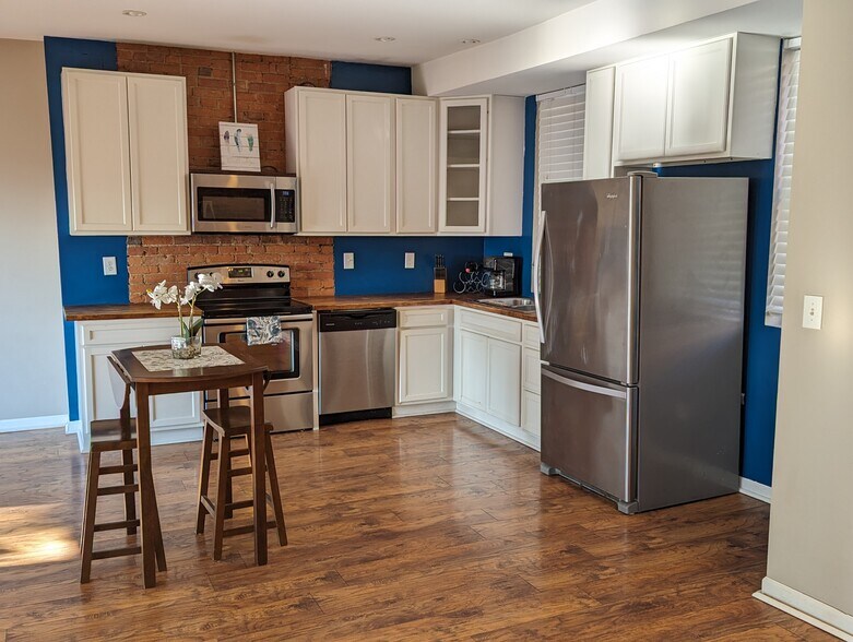 Building Photo - 141 Mulberry St