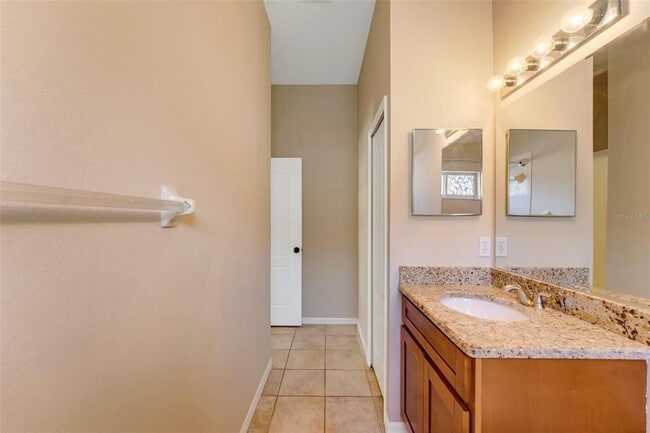 Building Photo - 1442 Lake Shore Ranch Dr