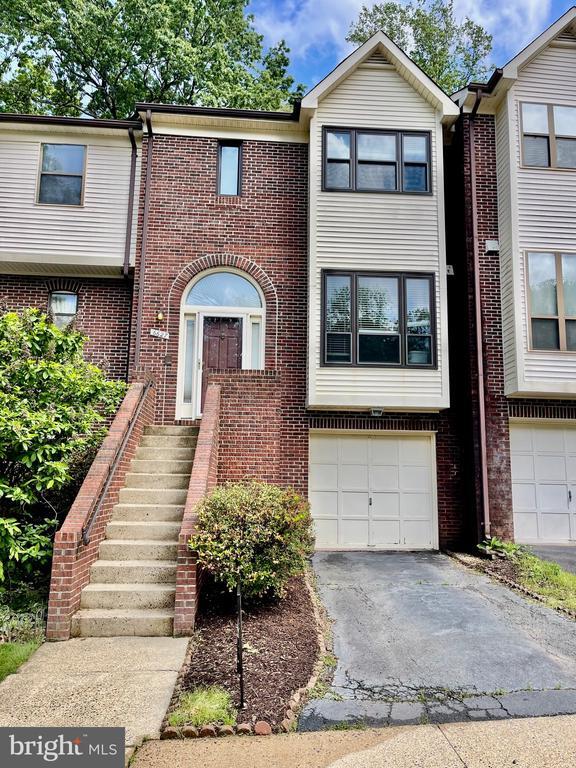 Building Photo - 6627 Westbury Oaks Ct