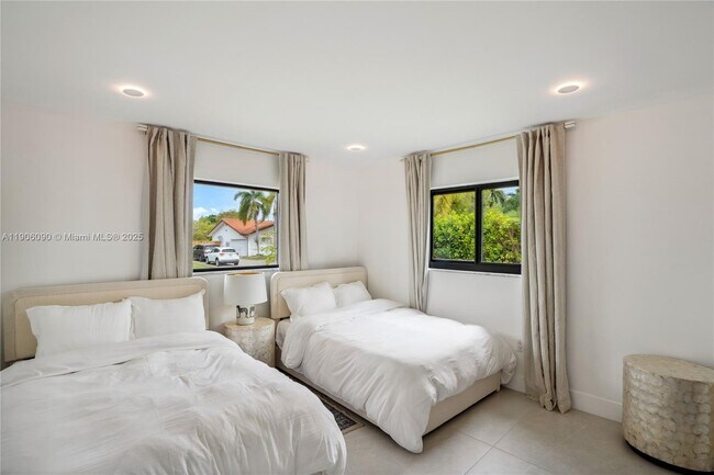 Building Photo - 9600 SW 147th St