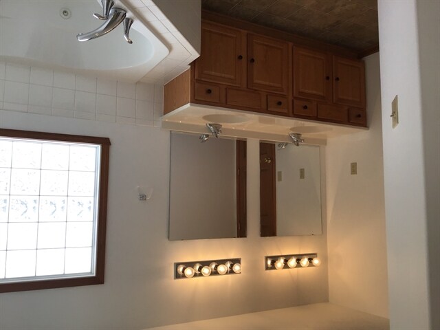 Building Photo - 408 Sherman Ln