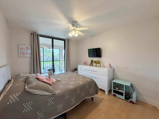 Building Photo - 7935 La Mirada Dr