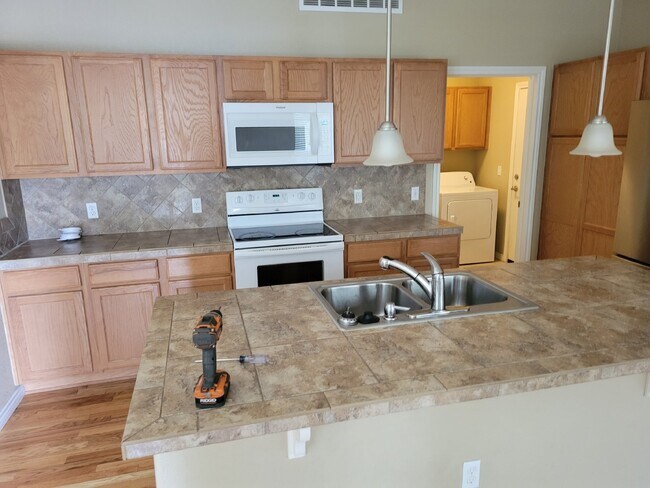Building Photo - Dancing Willows - 2 Bedroom, 2 Bathroom Condo (11LO#101)
