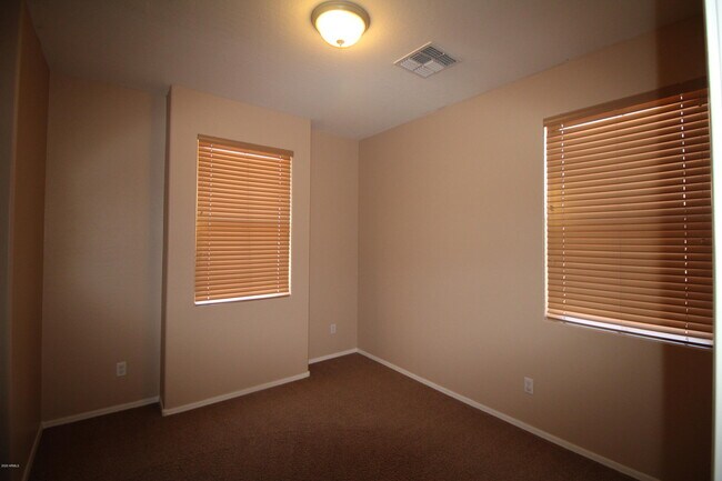 Building Photo - 3808 E Flower Ct