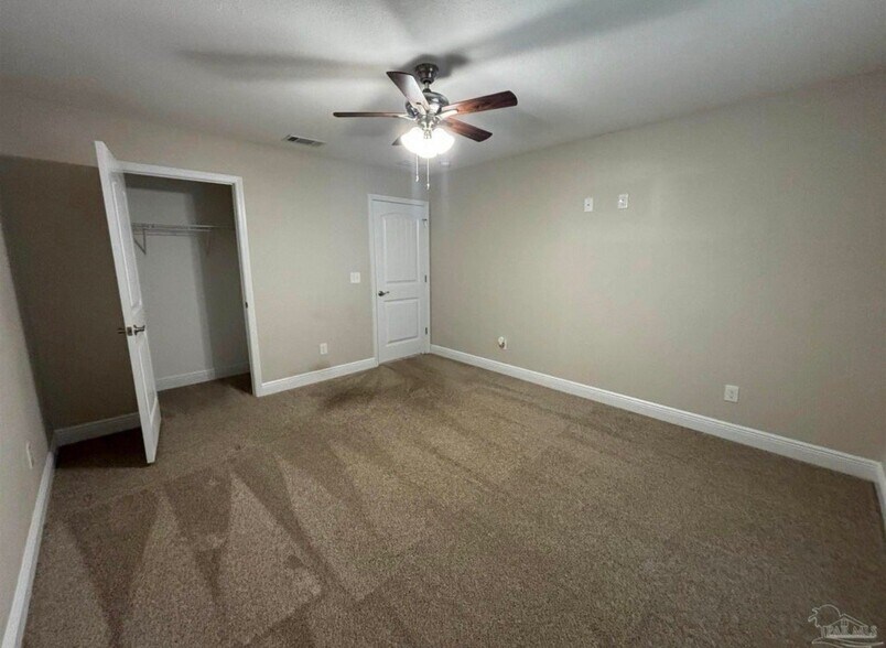 Building Photo - 6587 Park Ave NW