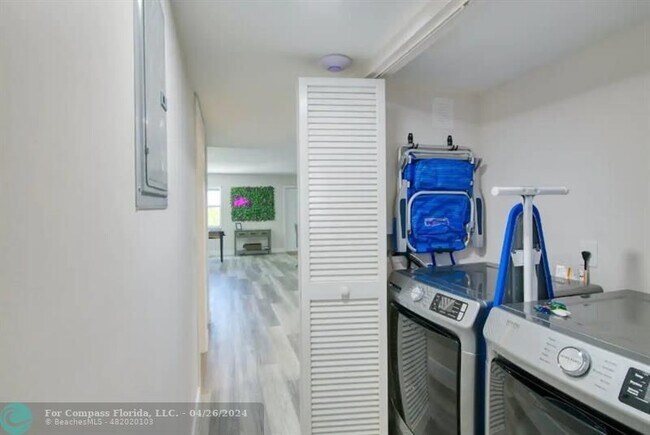 Building Photo - 112 Claremont Ln
