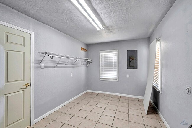 Building Photo - 3519 N Northstar Ave