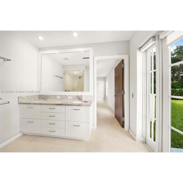 Building Photo - 4380 Lake Rd