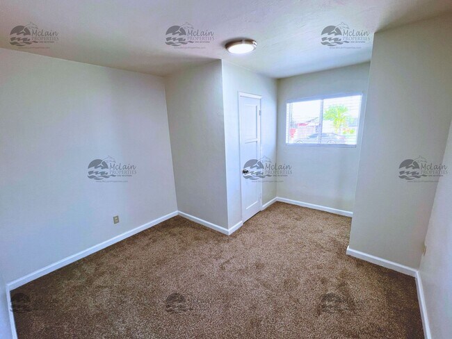 Building Photo - Newly upgraded 3 bd/1.5 bath with fenced yard