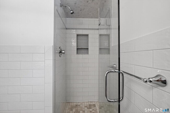 Building Photo - 9 Harbor View S