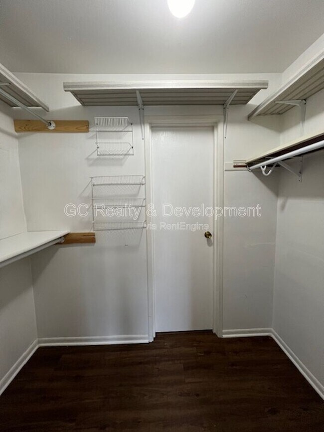 Building Photo - 1251 Wyndham Dr