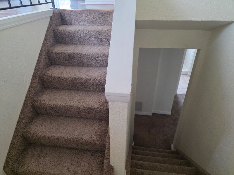 Building Photo - 2844 Lexington Ln