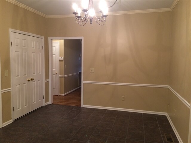 Building Photo - 1216 Buckingham Cir