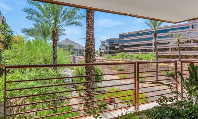 Building Photo - 7161 E Rancho Vista Dr