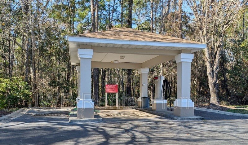 Building Photo - 10550 Baymeadows Rd