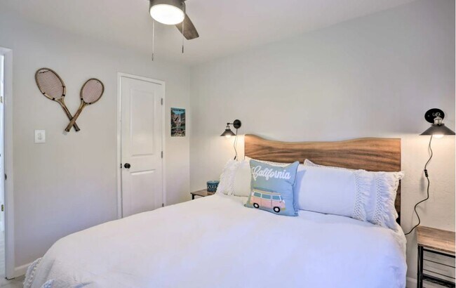 Building Photo - 40902 Ely Way