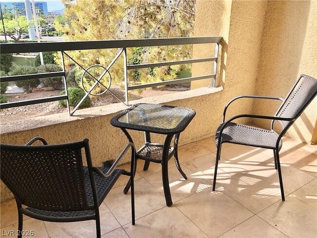 Building Photo - 270 E Flamingo Rd