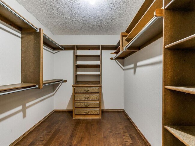 Building Photo - 4721 Persimmon Ct