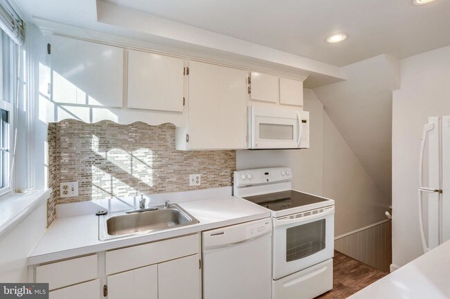 Building Photo - 4845 28th St S