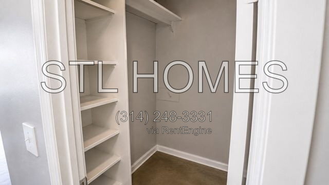 Building Photo - 844 Combs St