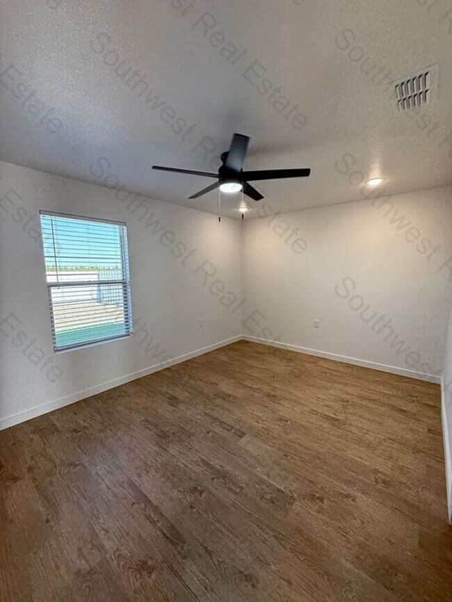 Building Photo - Brand new 2 bedroom 2 bath duplex