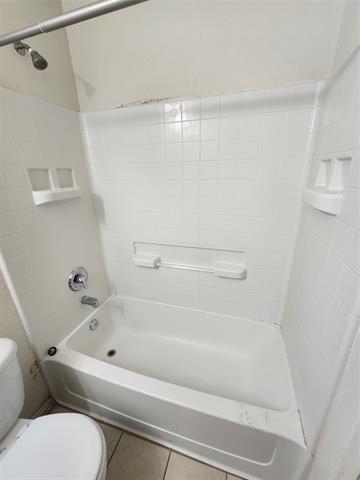 Building Photo - 5525 Parkview Hills Ln