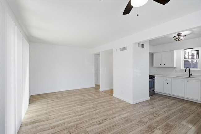 Building Photo - 2705 Windswept Cove