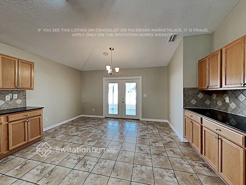 Building Photo - 12390 Deersong Dr