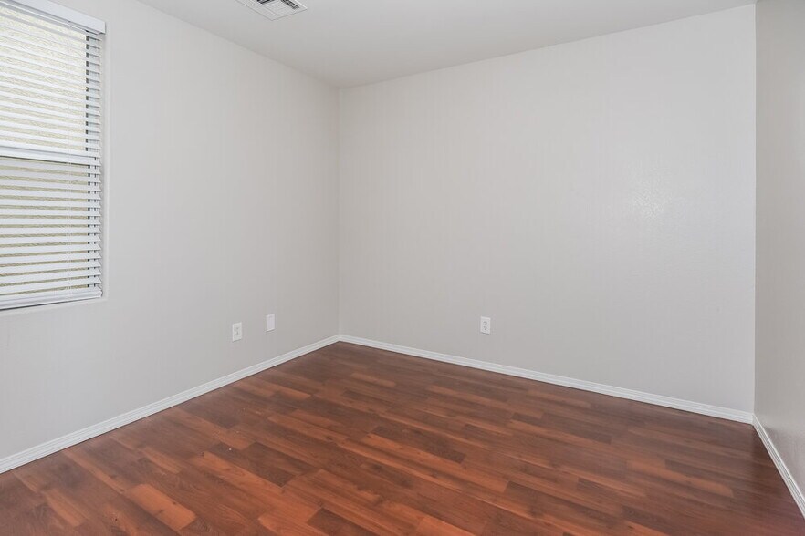 Building Photo - 7423 S Clarita Cavern St